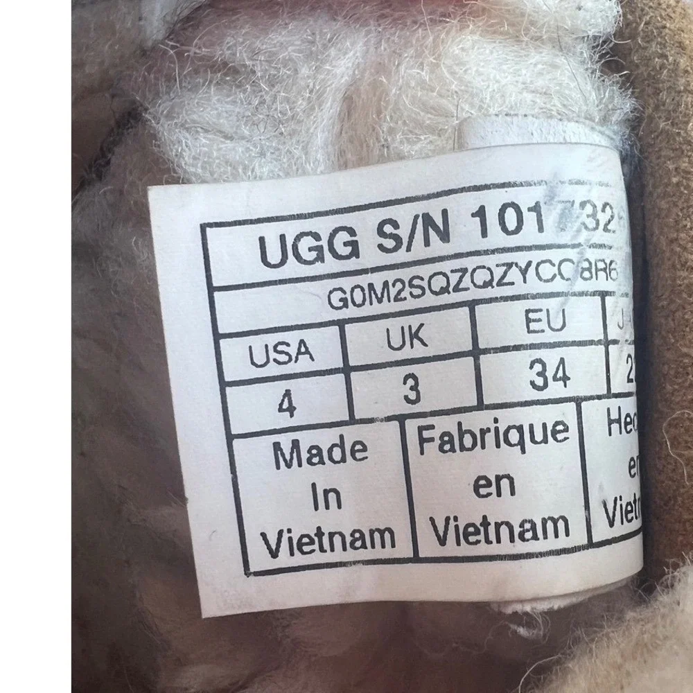 UGG Kids Neumel II Chestnut Suede Lace Up Boots 1017320K‎ Size 4 Youth